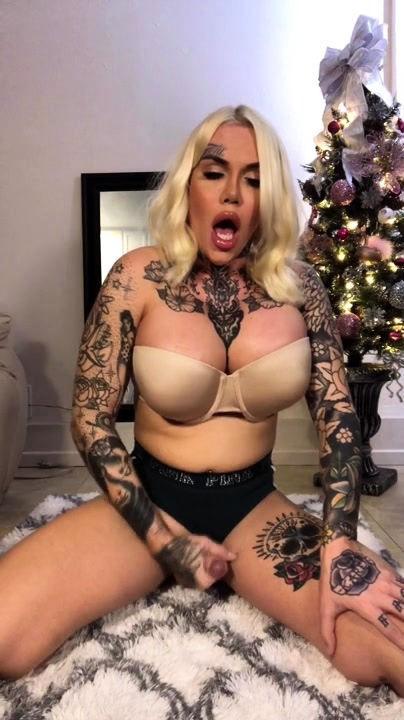Mega Cock Shemale Big Tits - Free Mobile Porn - Sexy Shemale With Big Tits Jerking Her Huge Cock Off -  5299950 - IcePorn.com